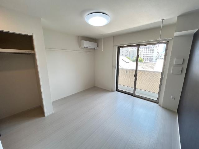 OceanCoastTsudanuma（オーシャンコーストツダヌマ）305号室 洋室