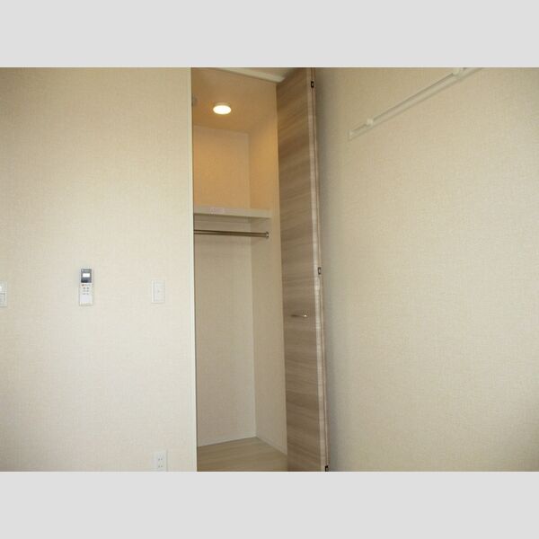 オーフィングⅢ303号室 洋室