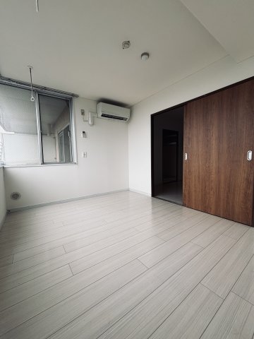 スカイホーム本郷0403号室 リビング