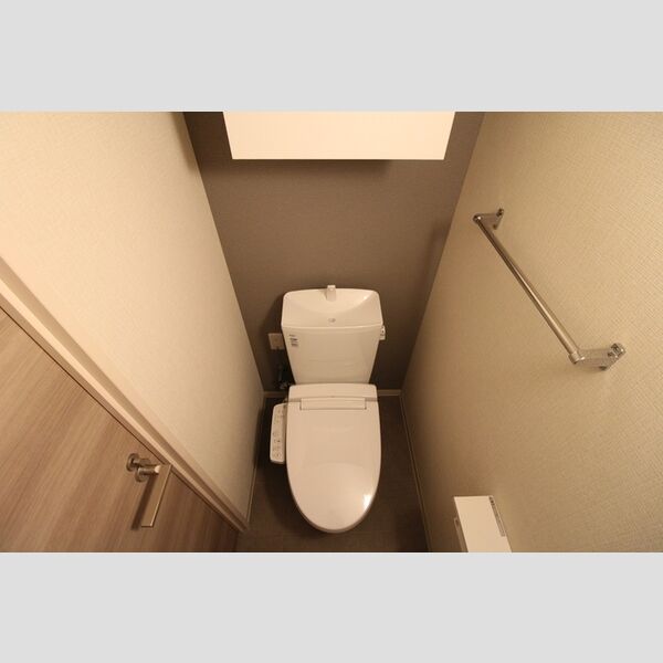 ベイサイドヒルズ関内403号室 温水洗浄便座