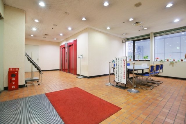 メゾンサンシャイン エントランス