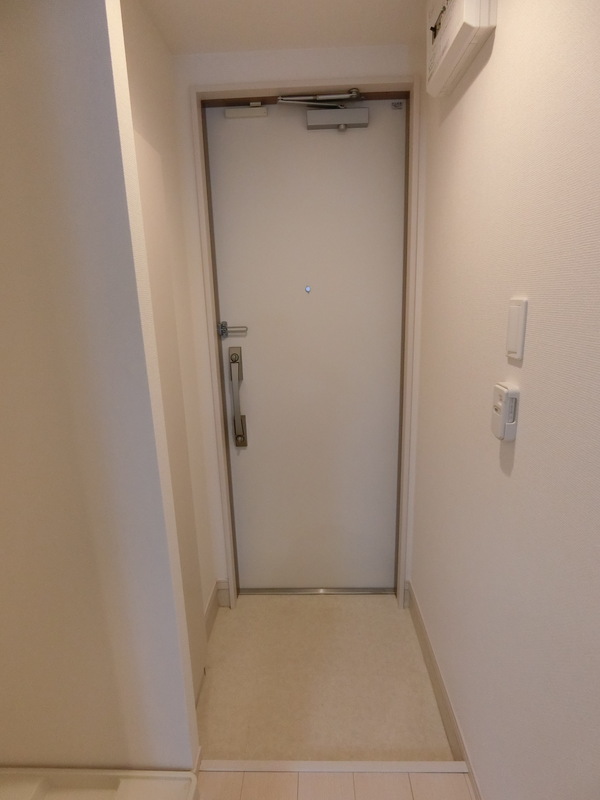 リブリ・ラフィーネ国立 玄関