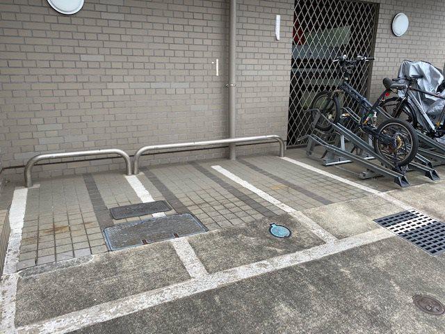レジディア世田谷若林3階 バイク置場