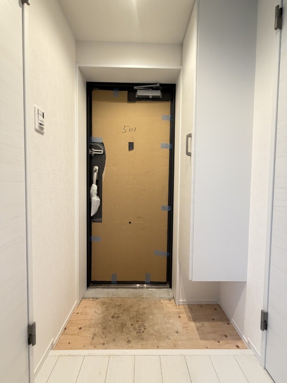 ＬＵＦＴ　ＧＯＫＯＫＵＪＩ4階 玄関