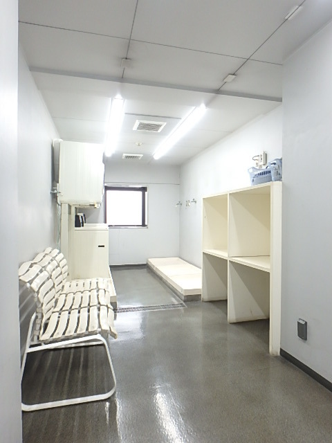 セルベコート大山8階 4Ｆにあるコインランドリー