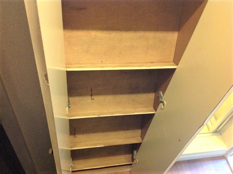 レオパレスホワイトアイランド107号室 シューズボックス