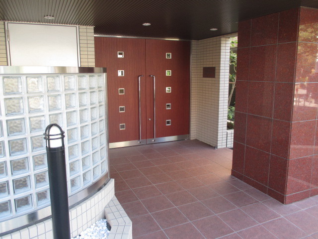 ガーデンハウス柿の木坂0208号室 エントランス