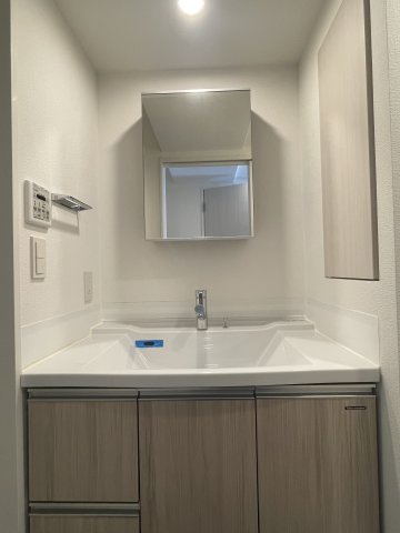 ミリアレジデンス根岸柳通り1005号室 洗面