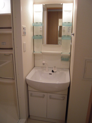 グランディスタ菊名0305号室 洗面所