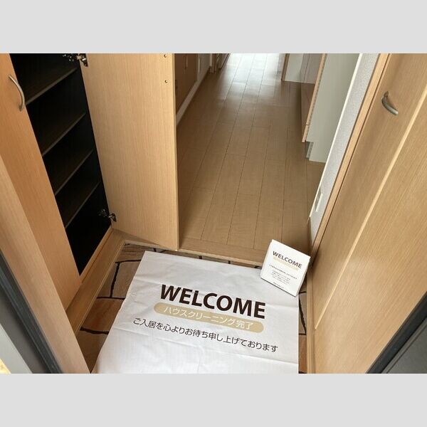 パレンティーアコート306号室 玄関