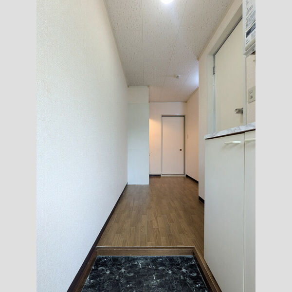 ドミトリー中浦和 玄関