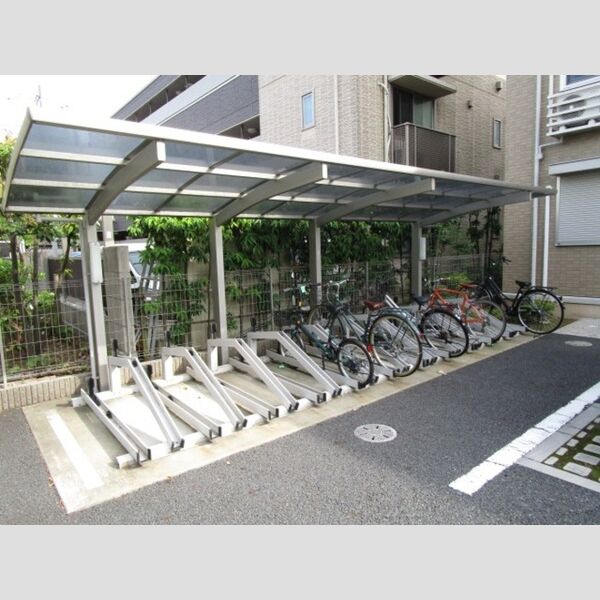 エーデルワイス302号室 駐輪場