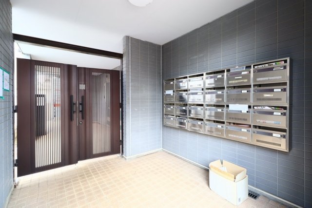 ルミナス東浦和 エントランス