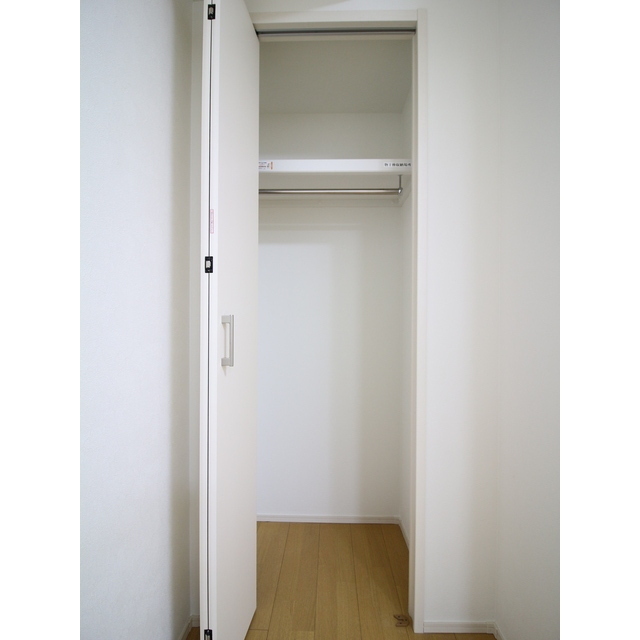プレール・ドゥーク赤塚304号室 クローゼット