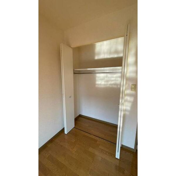 メゾン・ド・ヴィレ千葉中央1301号室 収納