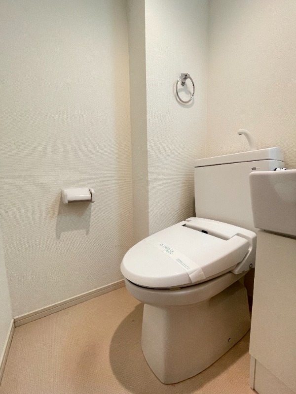 ビューメゾン横浜1階 トイレ