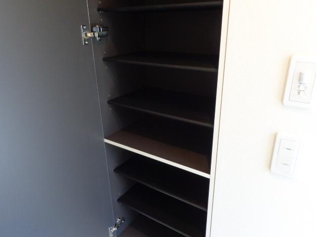 アルページュ（ＡＲＰＥＧＥ） 下足箱