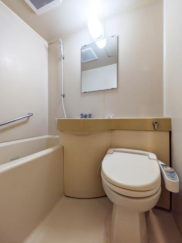 THE VALUE SHARED HOTEL TAKENOTSUKA1階 バス