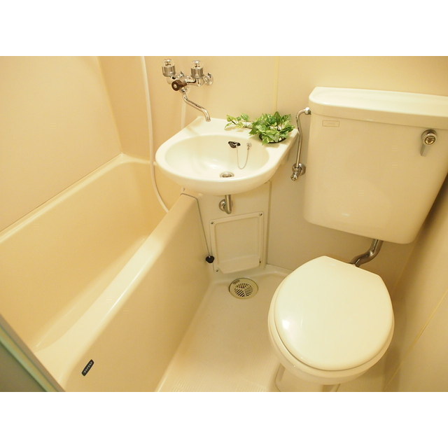 ローズマンション代々木上原 お手入れしやすい３点ユニット