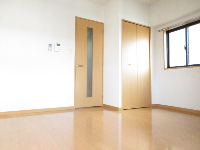 ヴェローナ多摩川201号室 同建物別部屋の参考画像