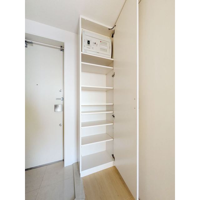 アーデン町田1406号室 靴箱