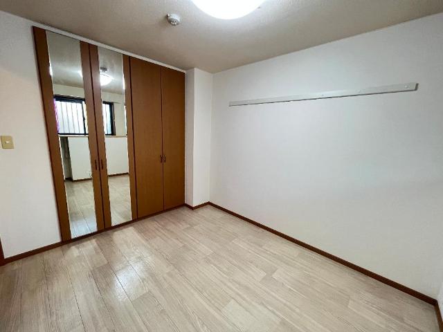 ガーデンヒルズNAKAYAMA弐番館102号室 洋室