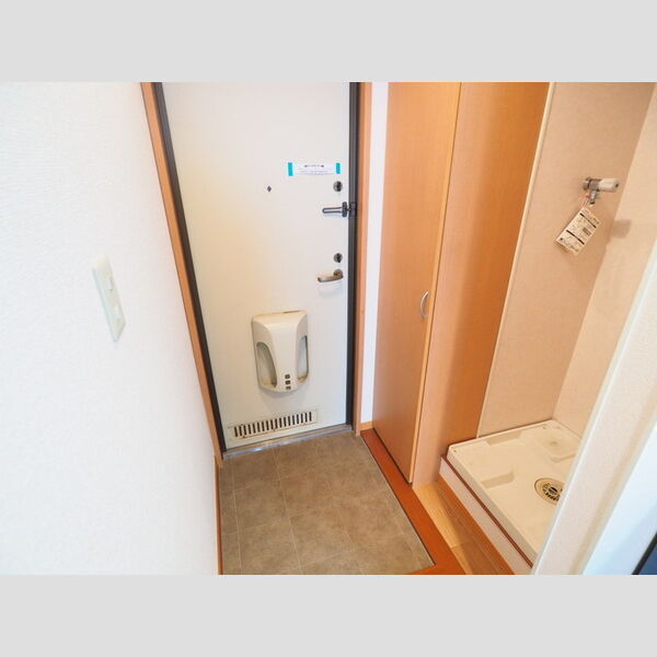 アベニーレ弘明寺 玄関(シューズボックス)