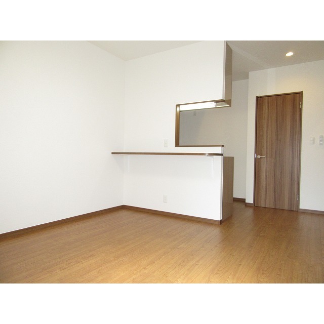 アムール 鈴谷 内観