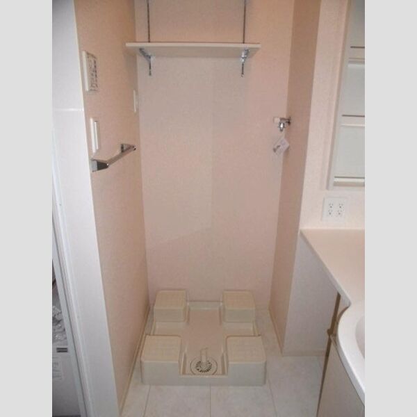 ラ・ピーノ　5 洗濯機置き場