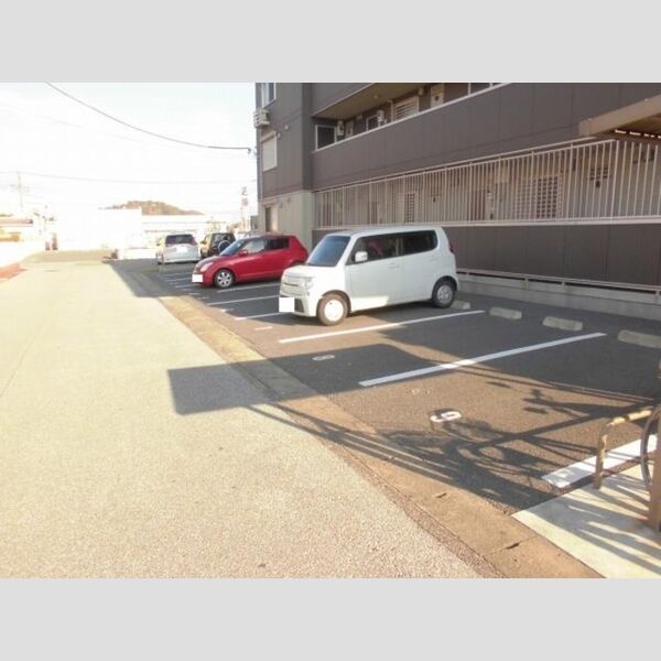 グラマードマレⅡ105号室 駐車場