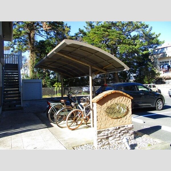 リヴァージュTaKaRa 駐輪場