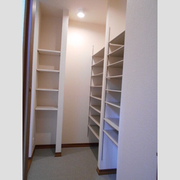 バリスサイト　E 玄関　シューズクロークあり