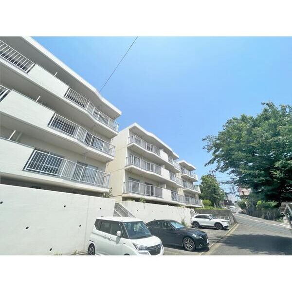 百合ヶ丘社宅A104号室 駐車場