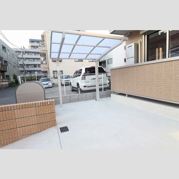 ラグナ　ヴィラ 駐輪場