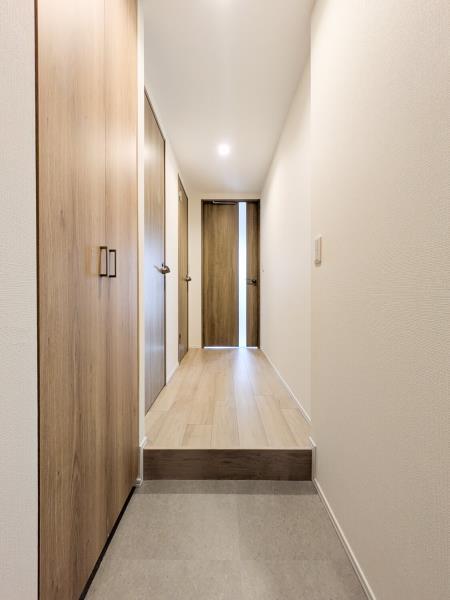 プラティーク清澄庭園4階 玄関