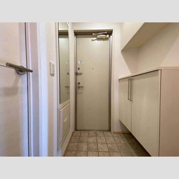 ラヴェール等々力 302号室　玄関