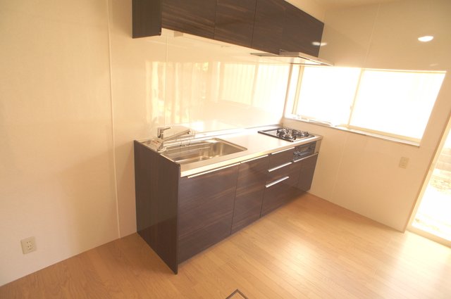 メゾネットおゆみ野Ｇ棟 リフォームでシステムキッチンになりました