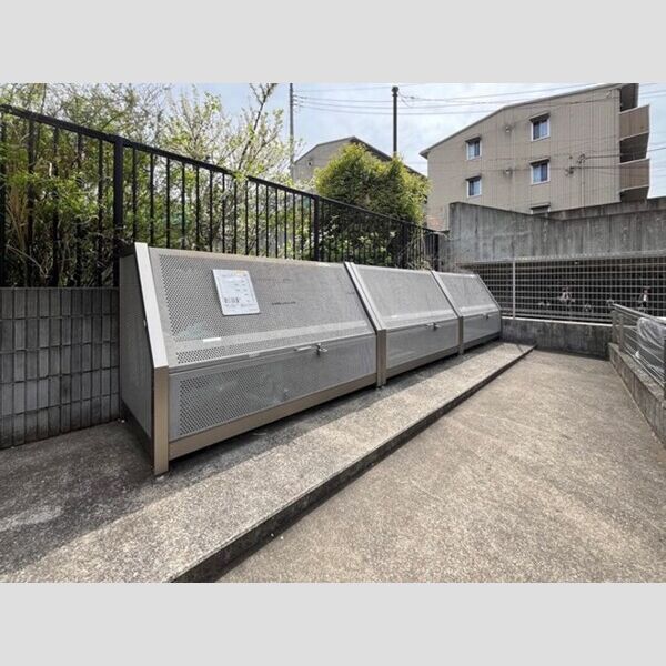 スプリングフォレスト　B ゴミ置き場