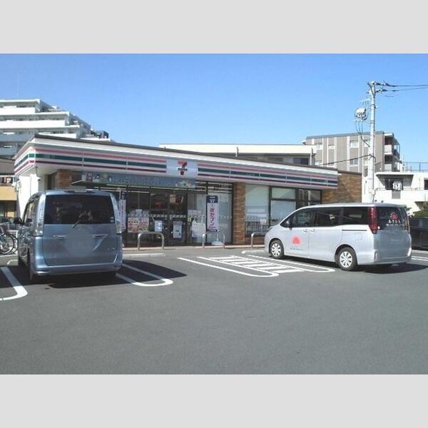 Noble villa鹿手袋　B セブンイレブンさいたま鹿手袋店(150m)