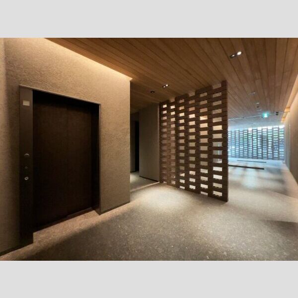プライムメゾン森下WEST418号室 エレベーターにもセキュリティが強化されています。 ZEH-Mマンション　環境に優しい高効率・省エネ高断熱・節電