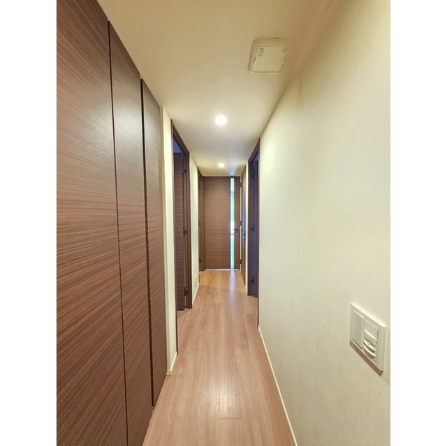 ザ・パークハウス横浜新子安ガーデン126号室 廊下　2026年4月撮影
