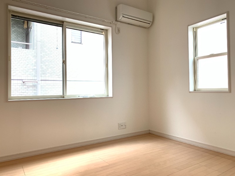 ルーエ渕野辺2階 天井が高く開放感があります！