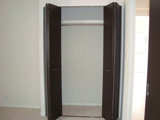 ル・アンジェ 洋室収納