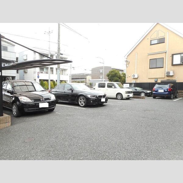 ラ・ヴェーヌ 駐車場(要空き確認)