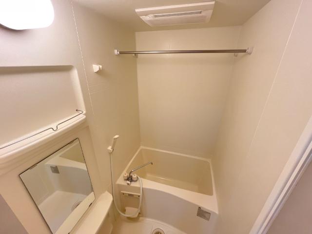 リヴィエール102号室 バス