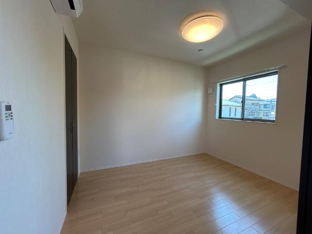 サンハイツカトウ 洋室