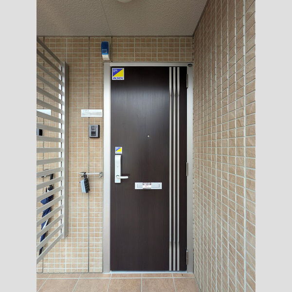 メゾン ミヤビ101号室 玄関