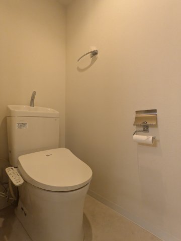 ガーデン板橋氷川町522号室 トイレ