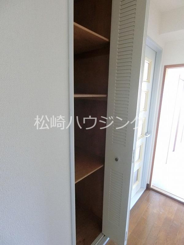 メルベーユ松が丘2階 収納