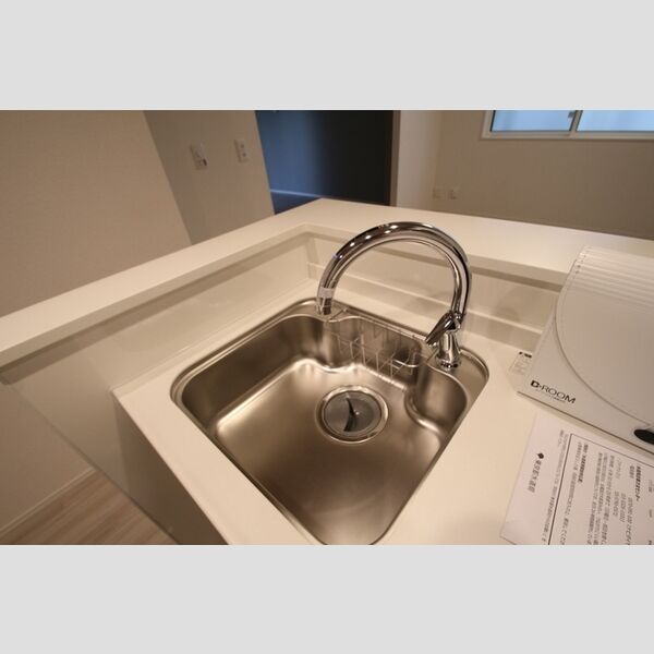 グラナーデ千住緑町102号室 ☆タッチレス水栓☆